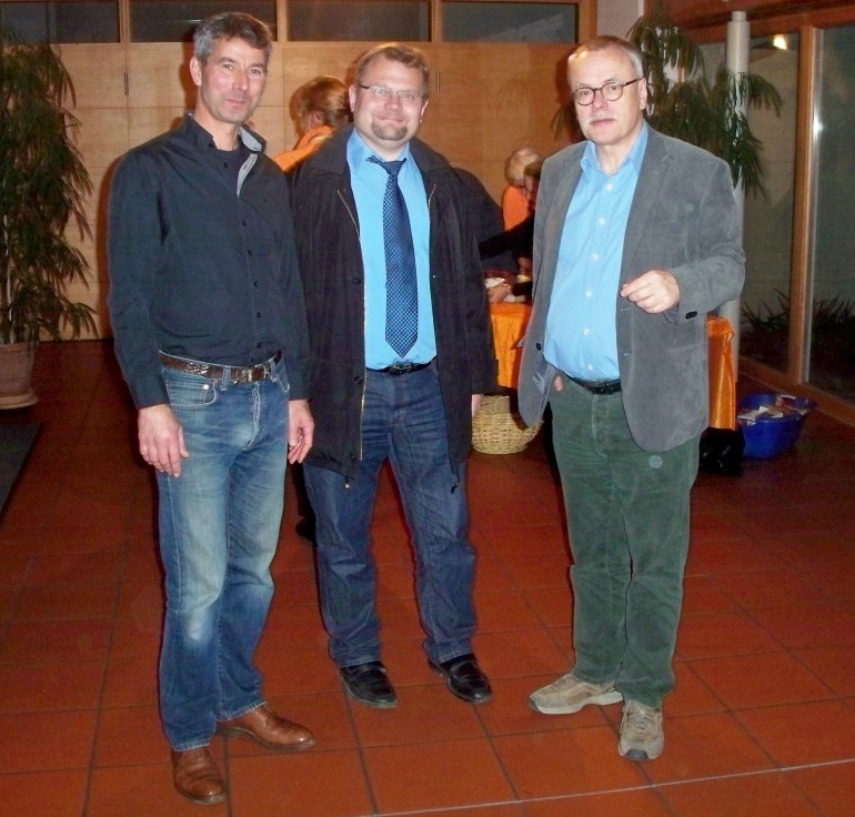 Gruppenbild mit Bürgermeister: GR Frank Hufnagel, Bügermeister Werner Knaier, Uwe Kekeritz (v.l.n.r.) Foto: HJS
